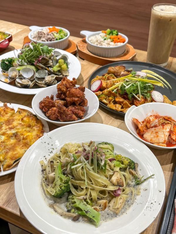 森林小徑健行店享受美食